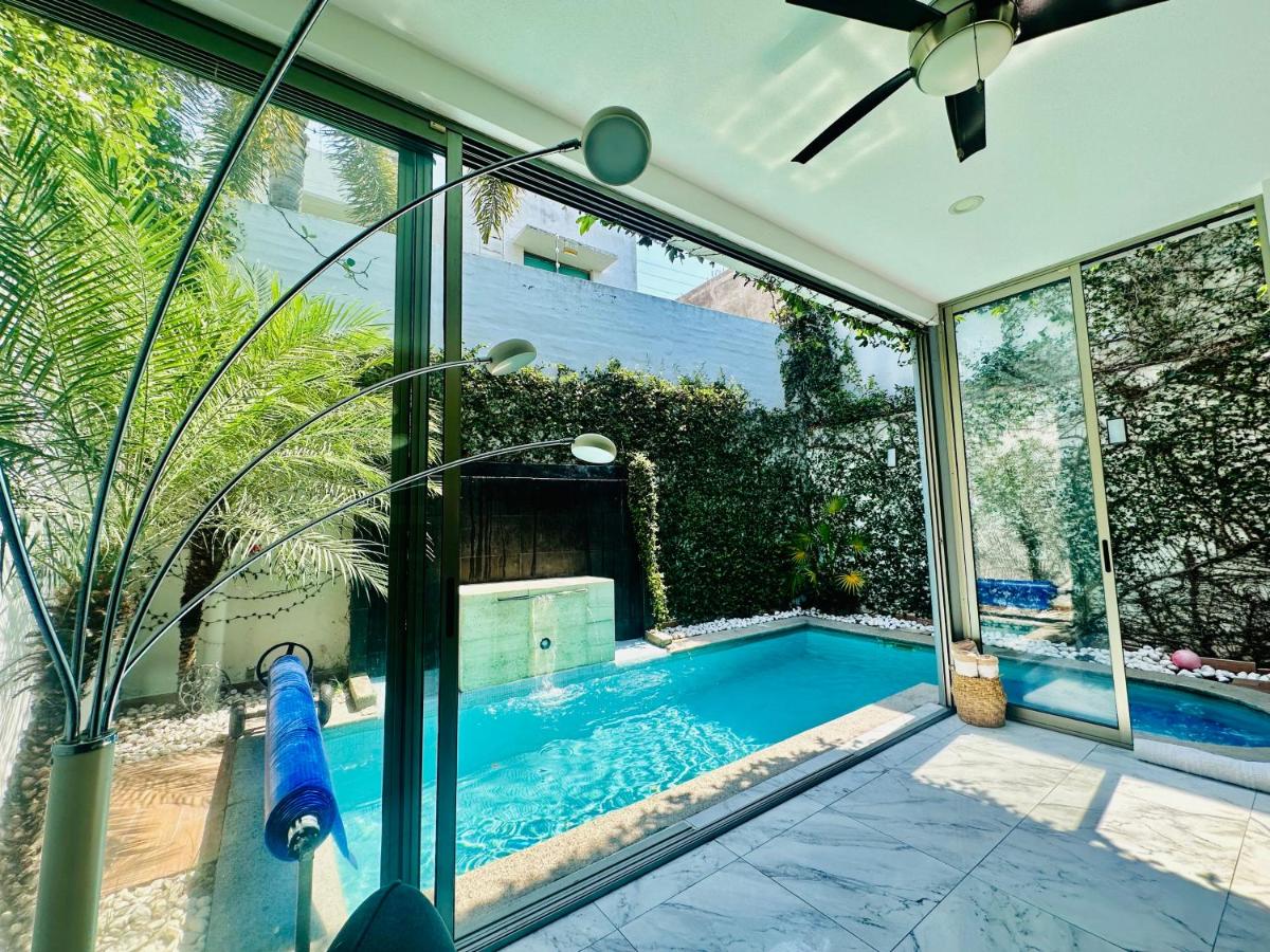 Beautiful House with Climate Pool and Jacuzzi - Chambres d’hôtes