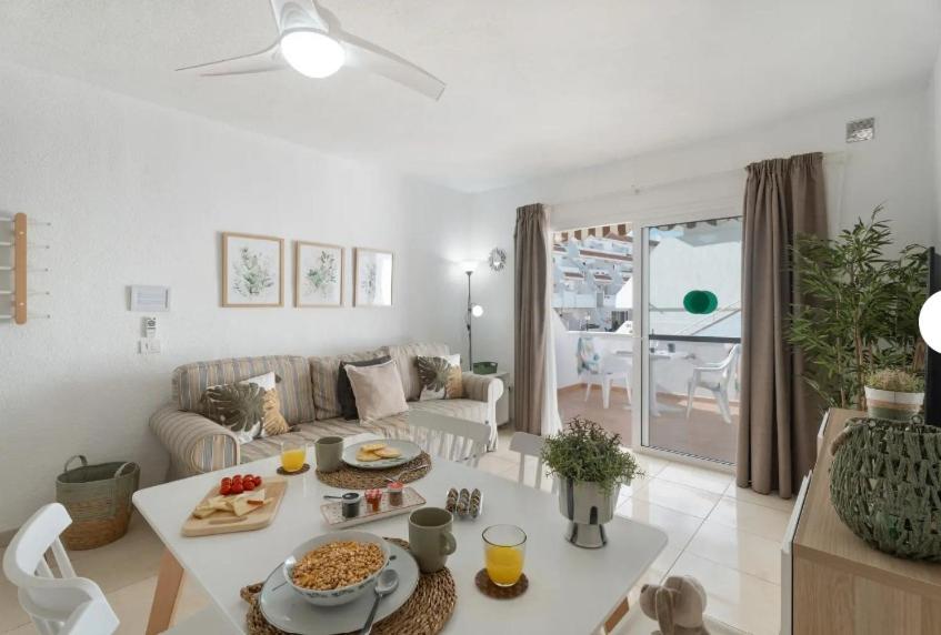 Serene Terrace And Pool - Ferienwohnung Las Américas