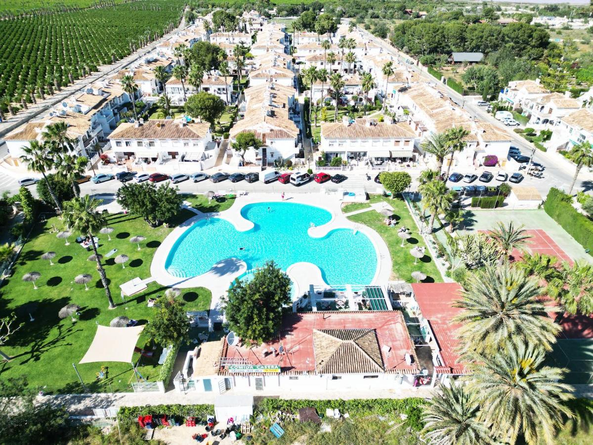 Bungaló junto a la piscina #PRP008 StayOrihuela - B&B