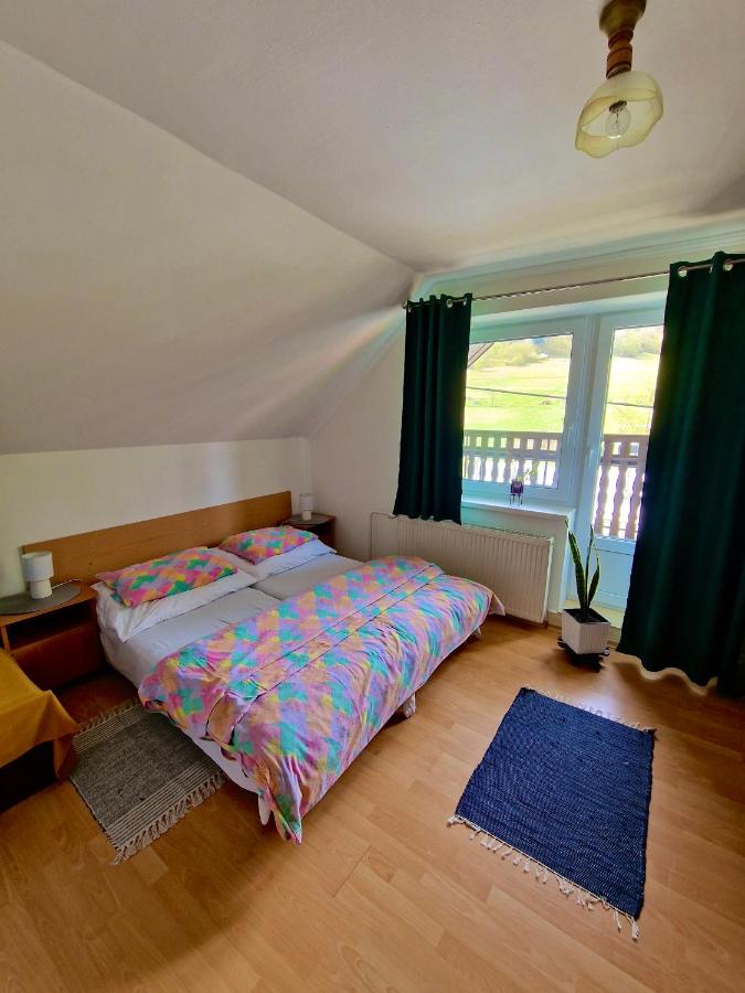 Dreibettzimmer mit Balkon