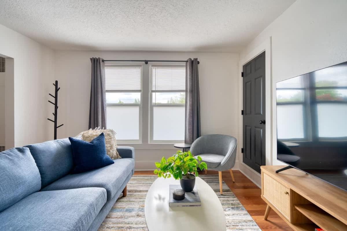 Stay Portland - La Casa Burnside - Local Eateries, Shops, and Bars - B&B Portland