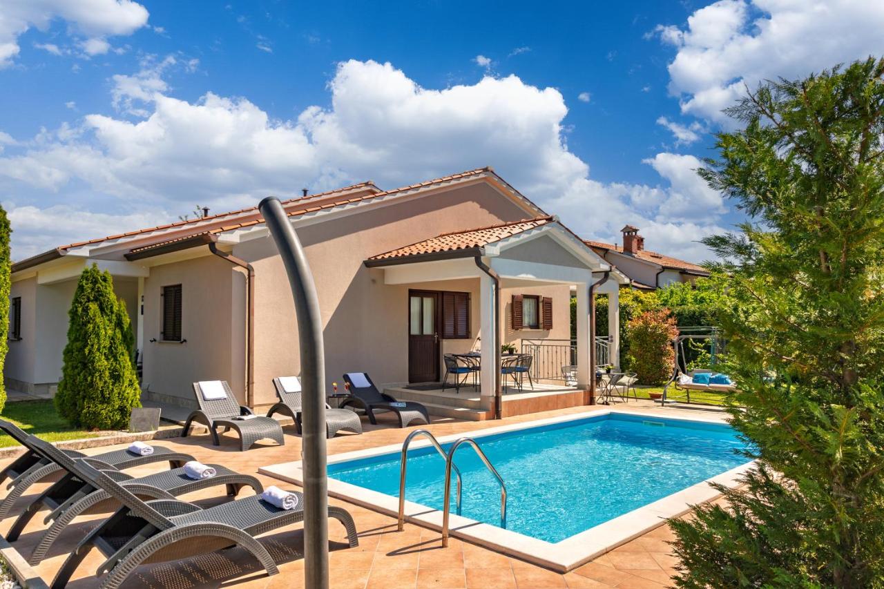 Casa Celeste With Private Pool - Happy Rentals - B&B