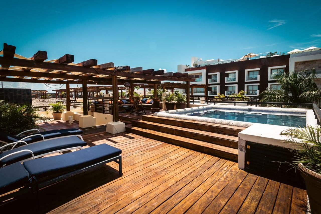 Apartamento de 2 dormitorios con terraza y vistas al mar