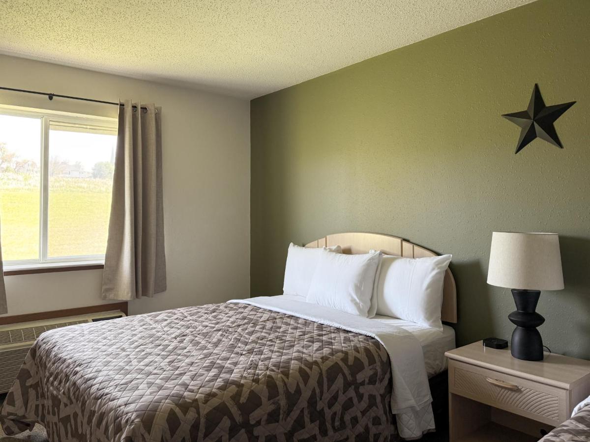 The Trail Inn - Stanton, IA - 620 Halland Ave - B&B