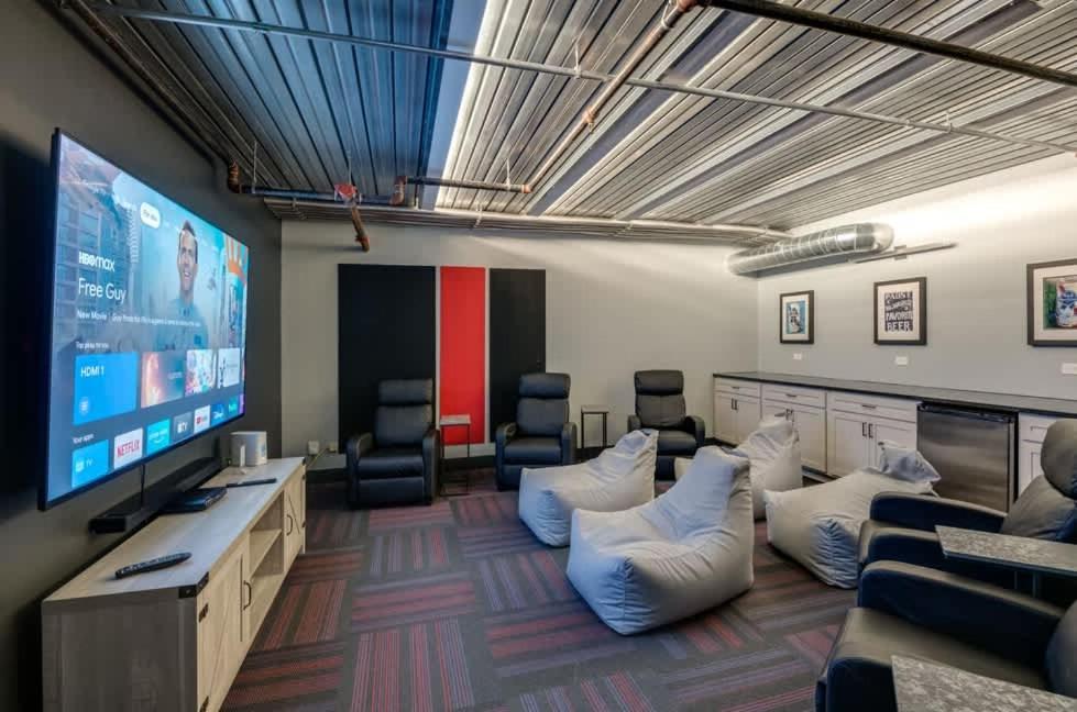 Spotless 1BD near Historic Pabst Brewery - Fiserv - B&B Milwaukee