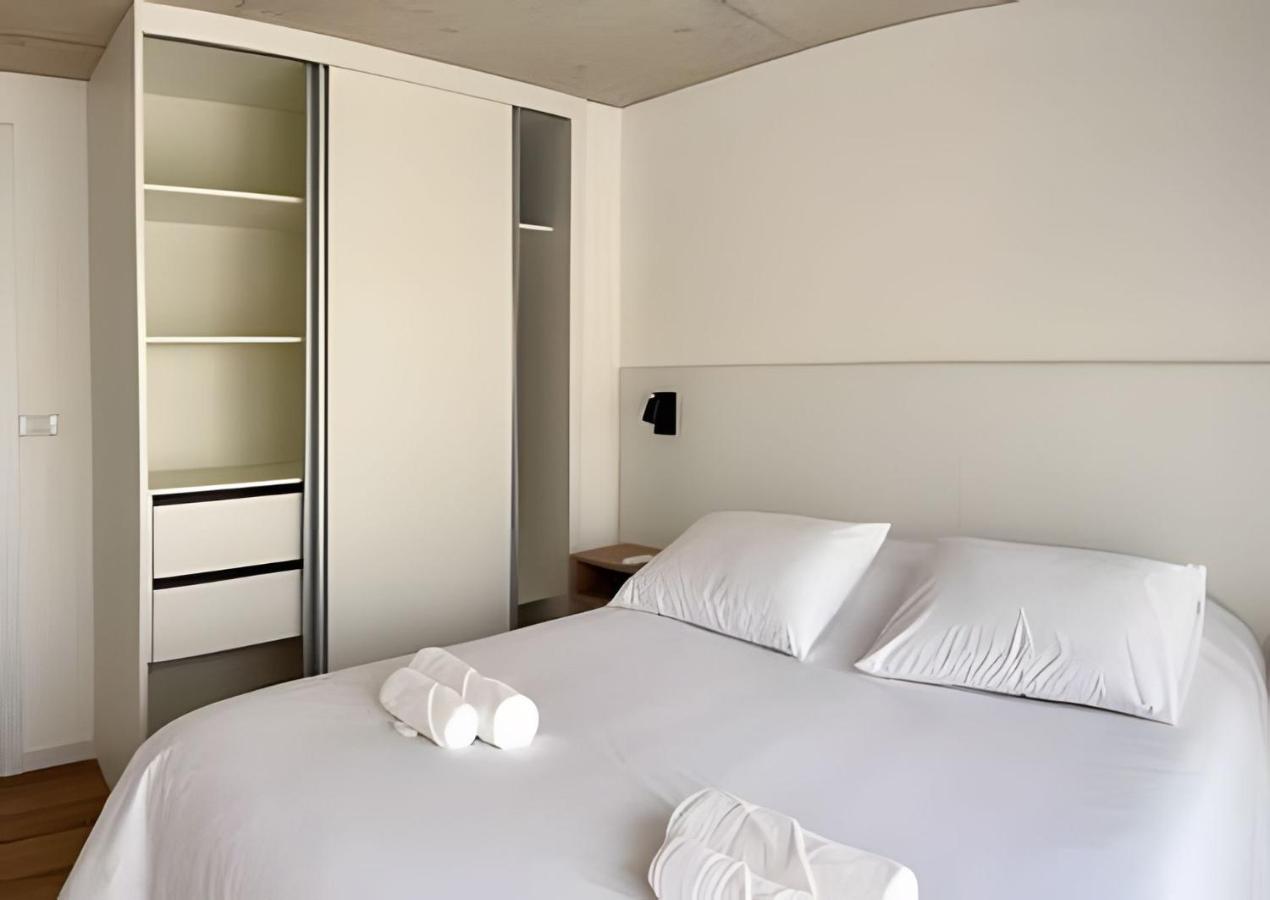 One-Bedroom Apartment with Balcony