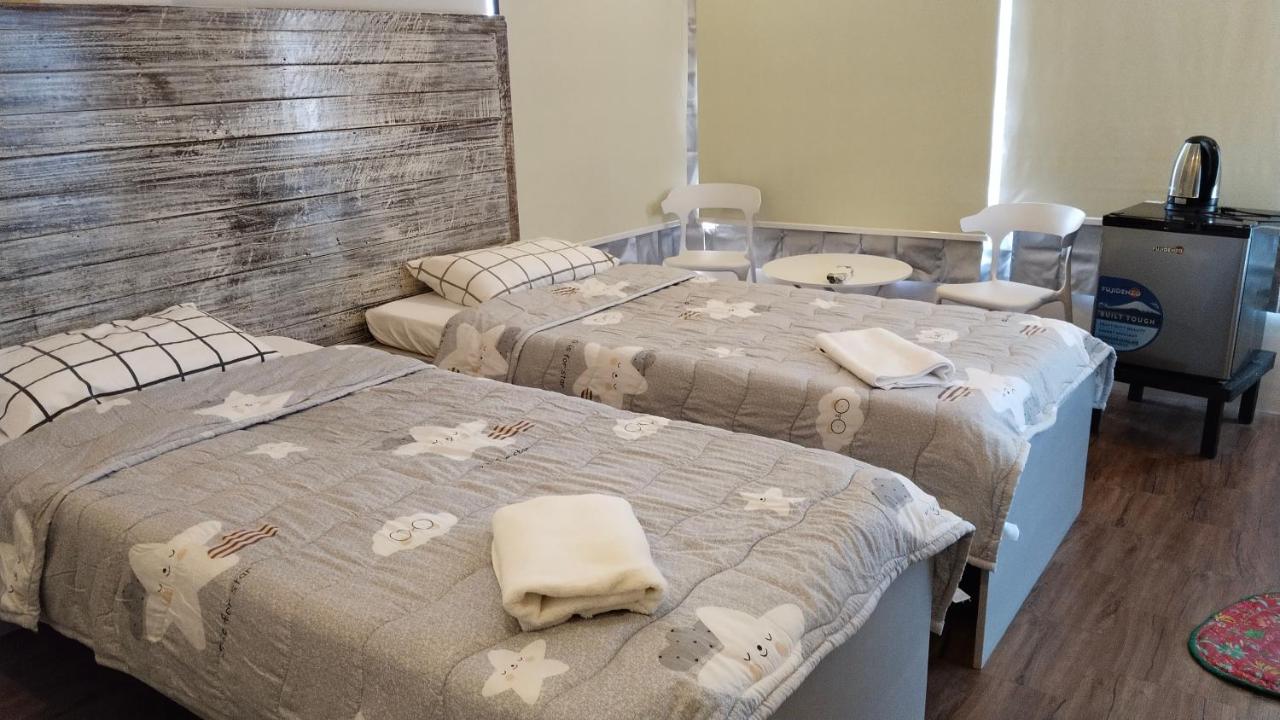Doppel-/Zweibettzimmer mit Bad