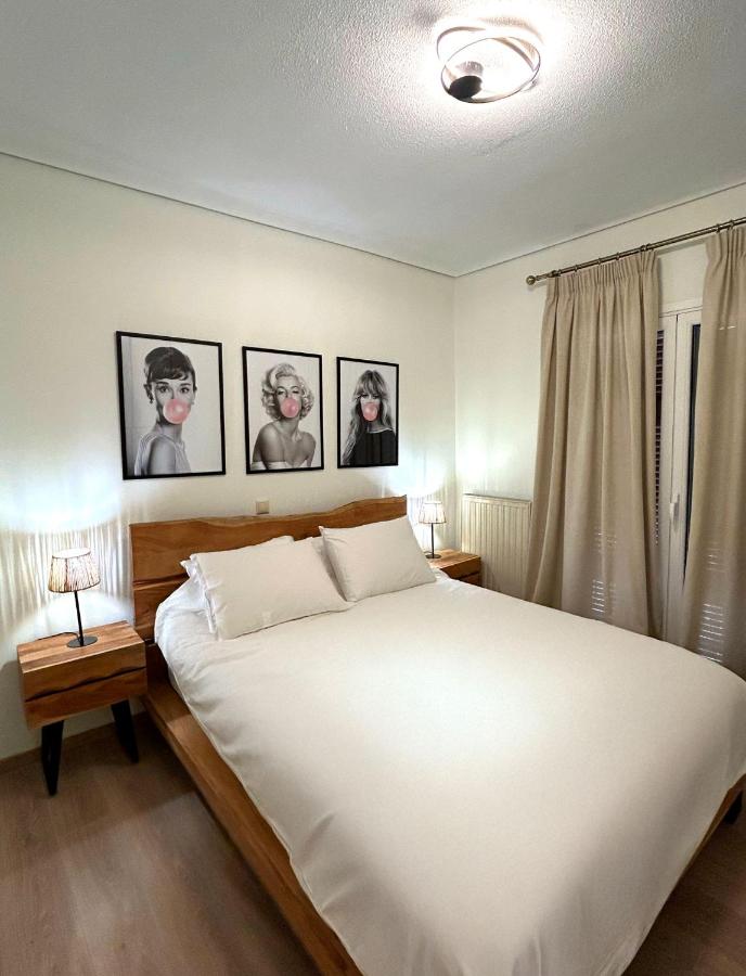Modern Secluded Living in Athens - Minutes from Metro - B&B Athens