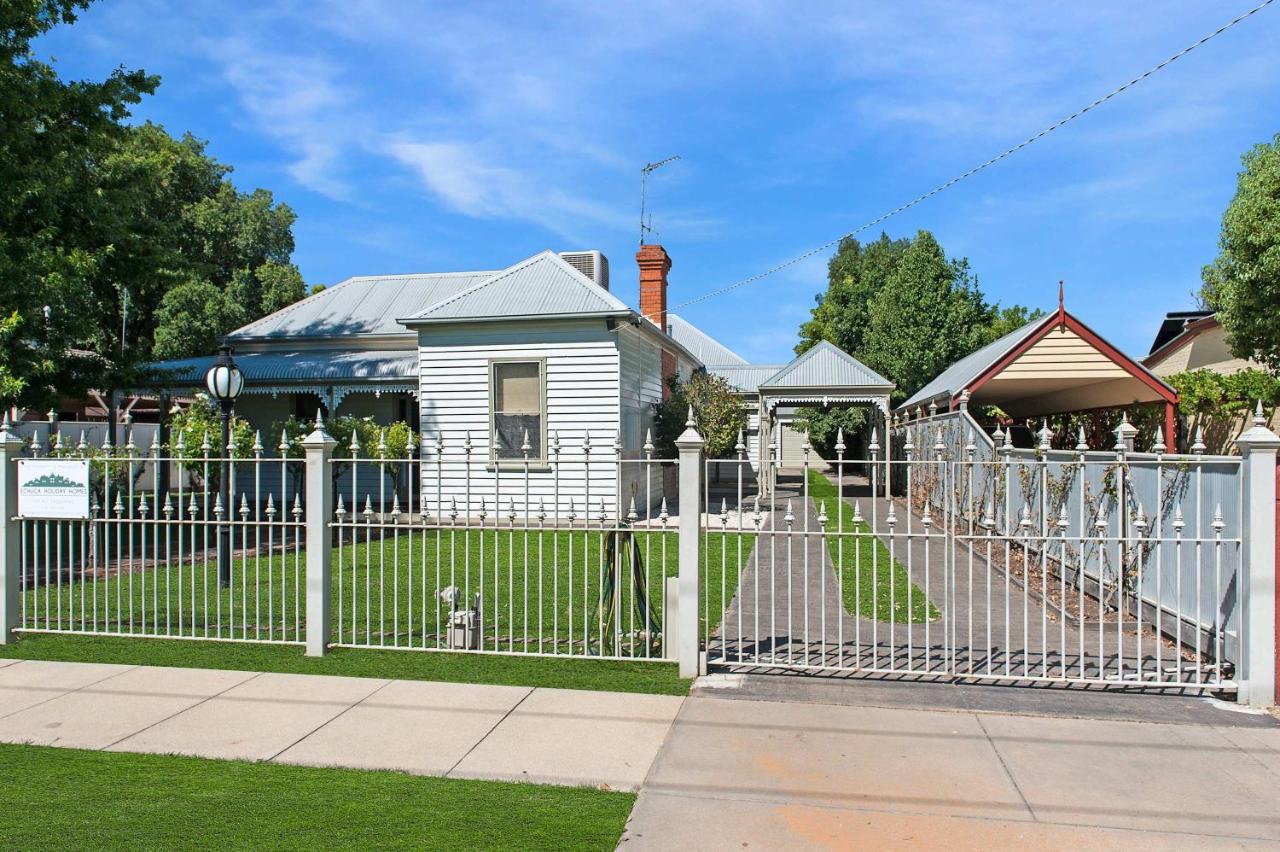 Francis Retreat- Echuca Holiday Homes - B&B