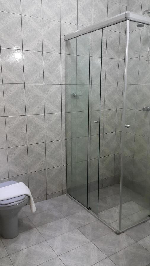 Chambre Familiale avec Salle de Bains