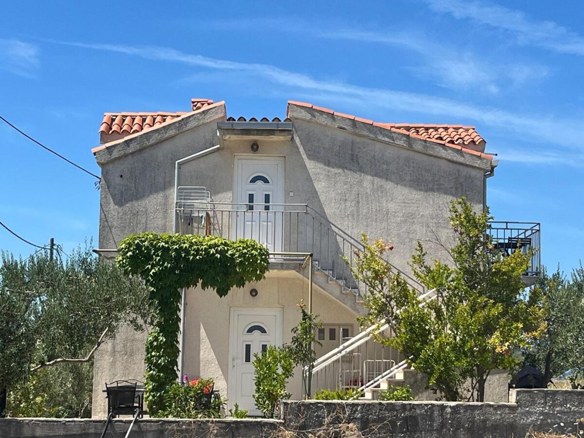 Appartment with a view in Necujam - B&B Nečujam
