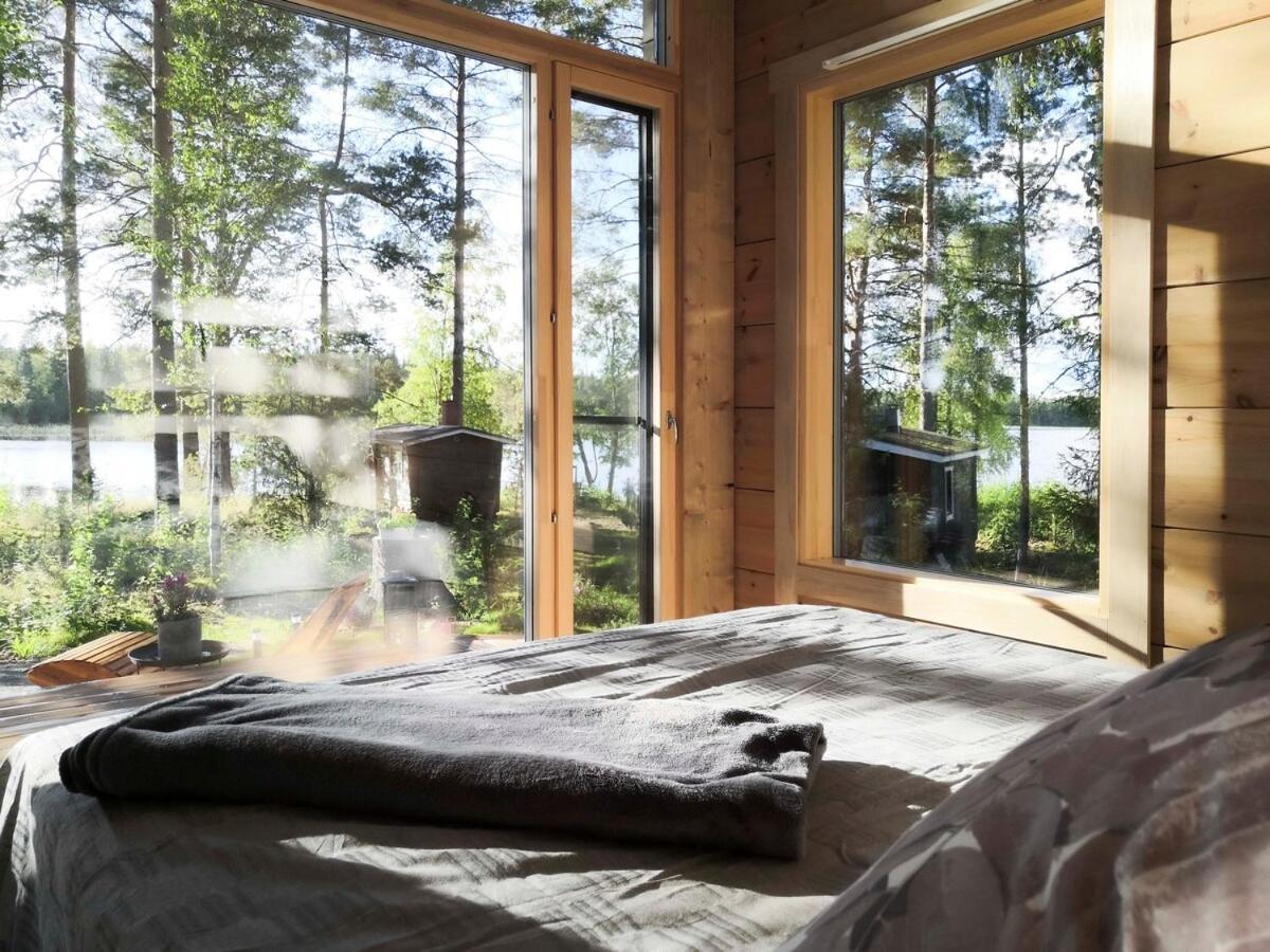 Niemi-Kapee Sammal - modern cottage by the lake Näsijärvi - Chambres d'hôtes Tampere