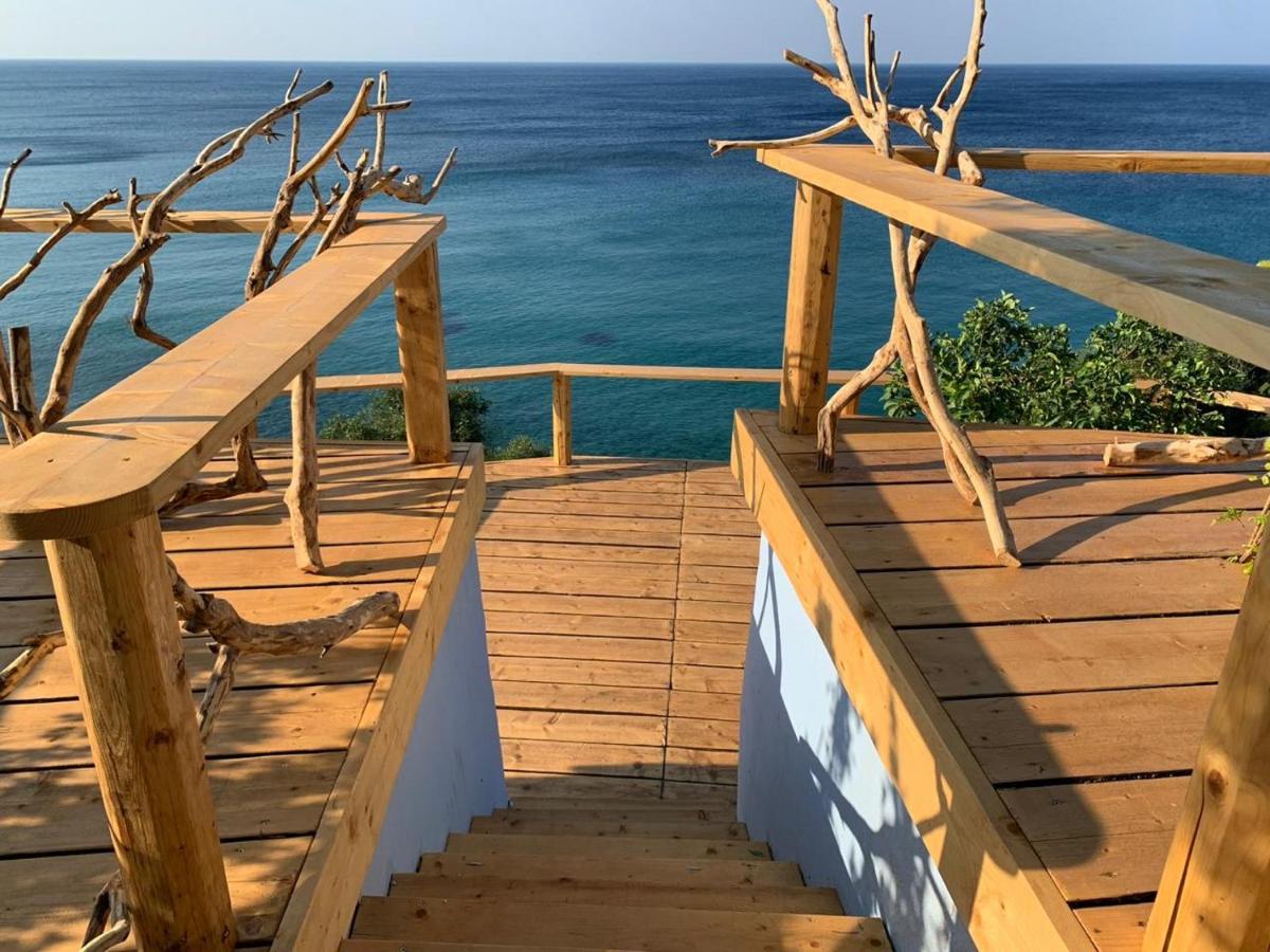 House with balcony on the sea - B&B Plomari