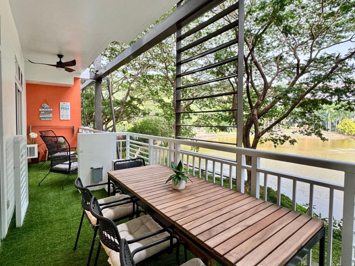 Pico De Loro 2BR Condo Unit - B&B