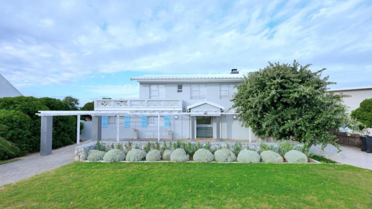 102 on Main - B&B Struisbaai