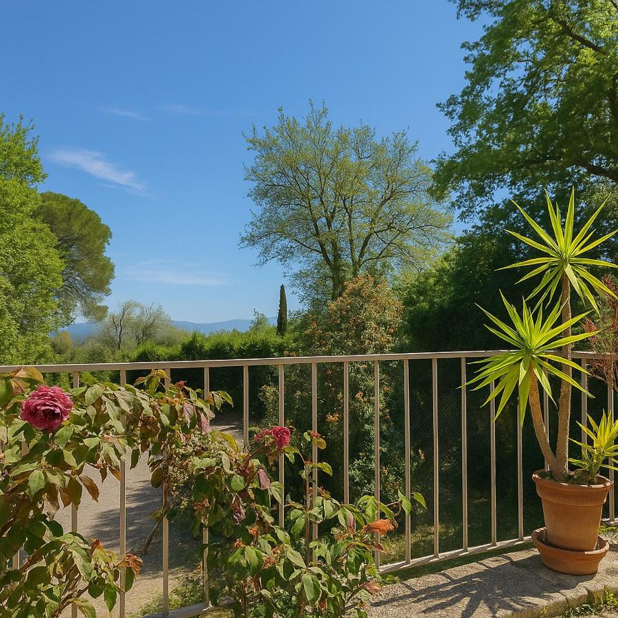 Charmante maison avec jardin aux portes des gorges de l'Ardèche - B&B