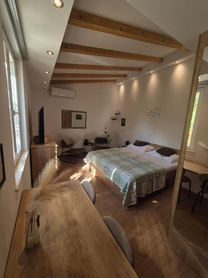 Summer Nest-Studio Apartment - B&B Orašac