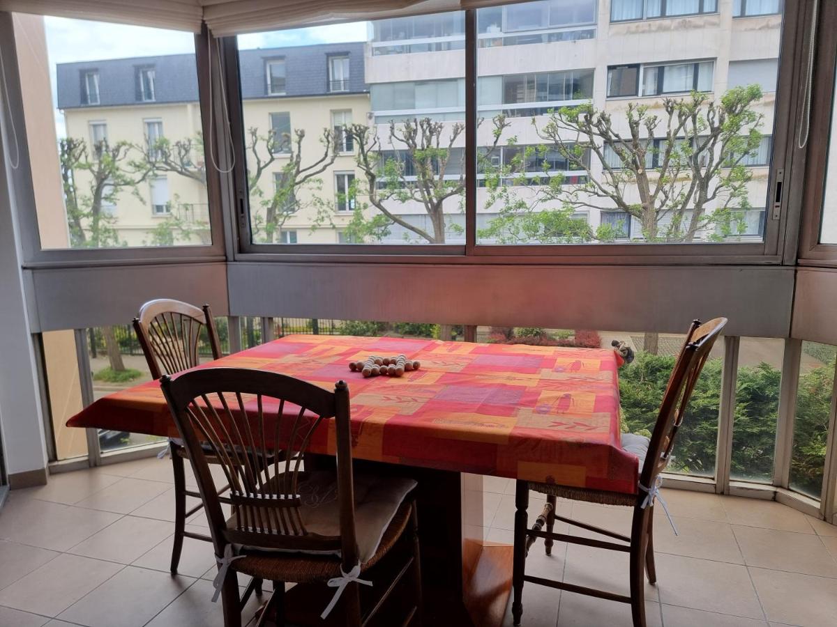EXIGEHOME appartement de standing a 10 minutes du Chateau - B&B