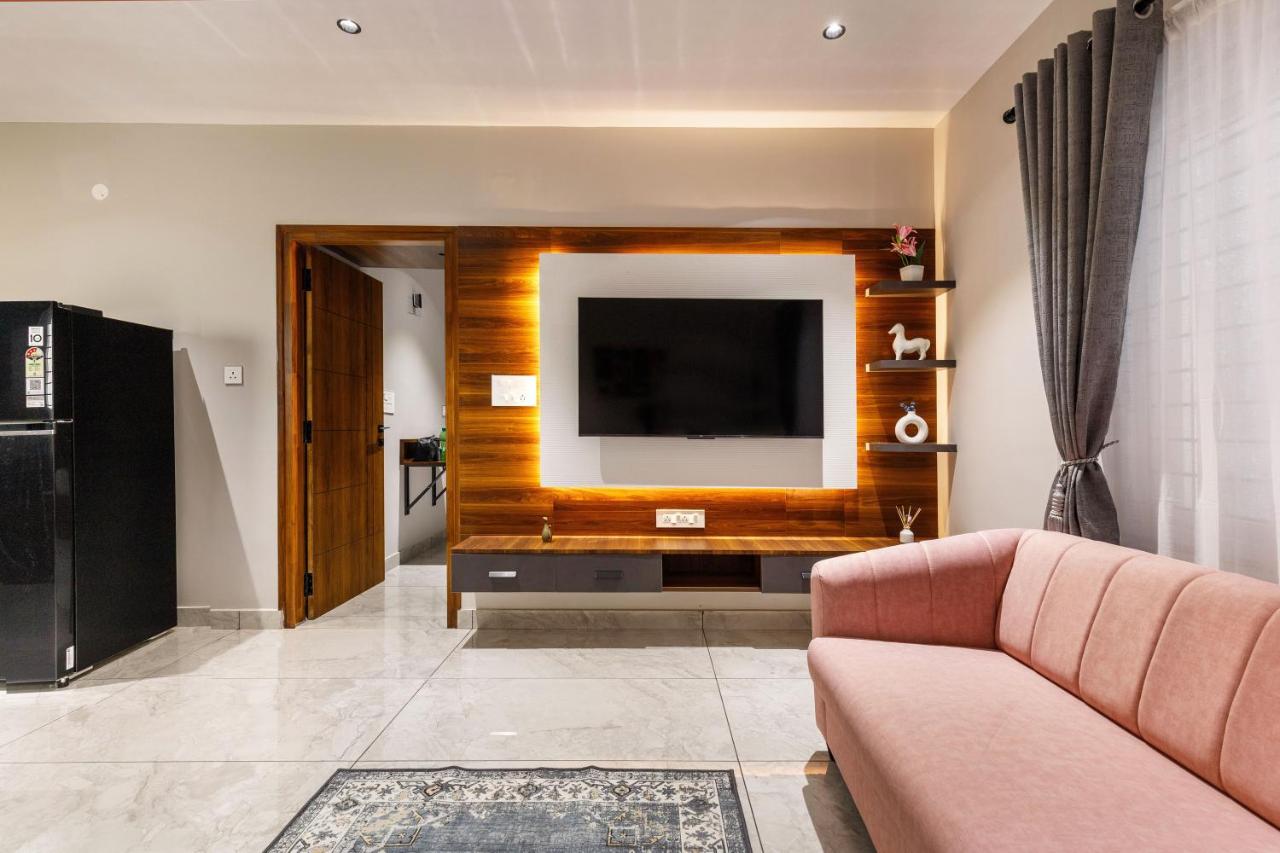 Aurum Heights by RedOlive 2BHK Indiranagar AC - B&B Bengaluru