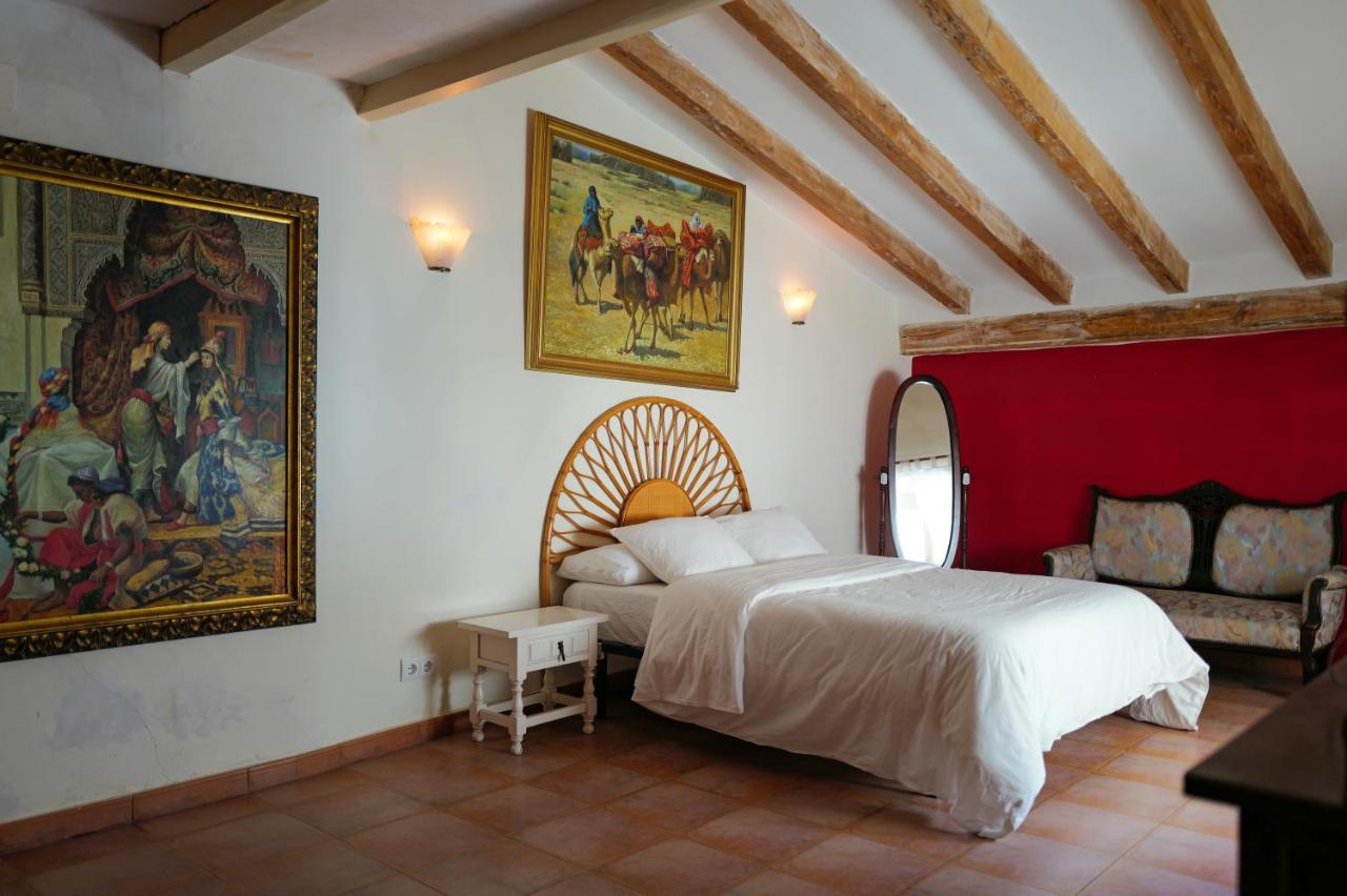 One-Bedroom Apartment with Terrace