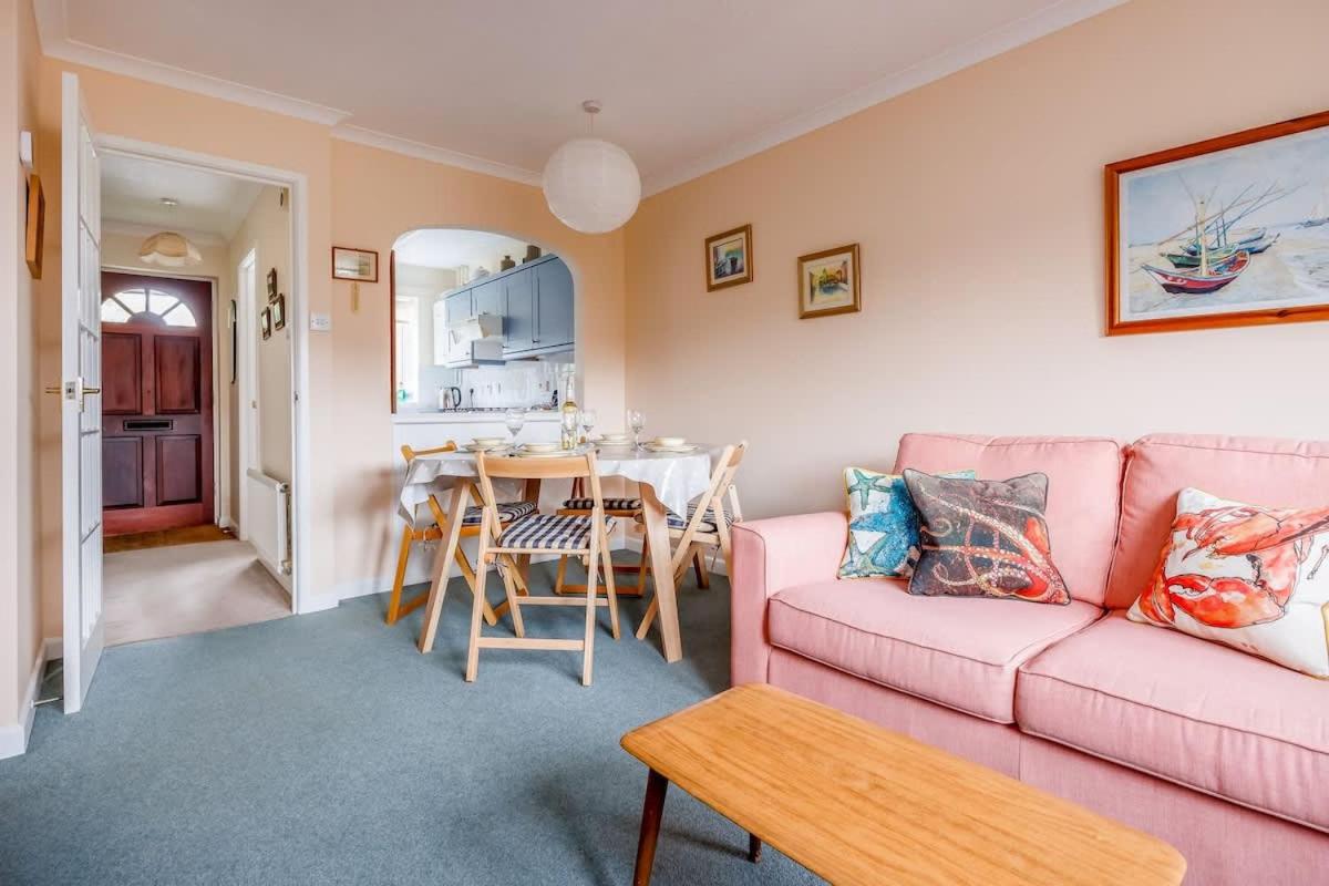 Anchorage - Quaint and Cosy Two-Bedroom House - B&B