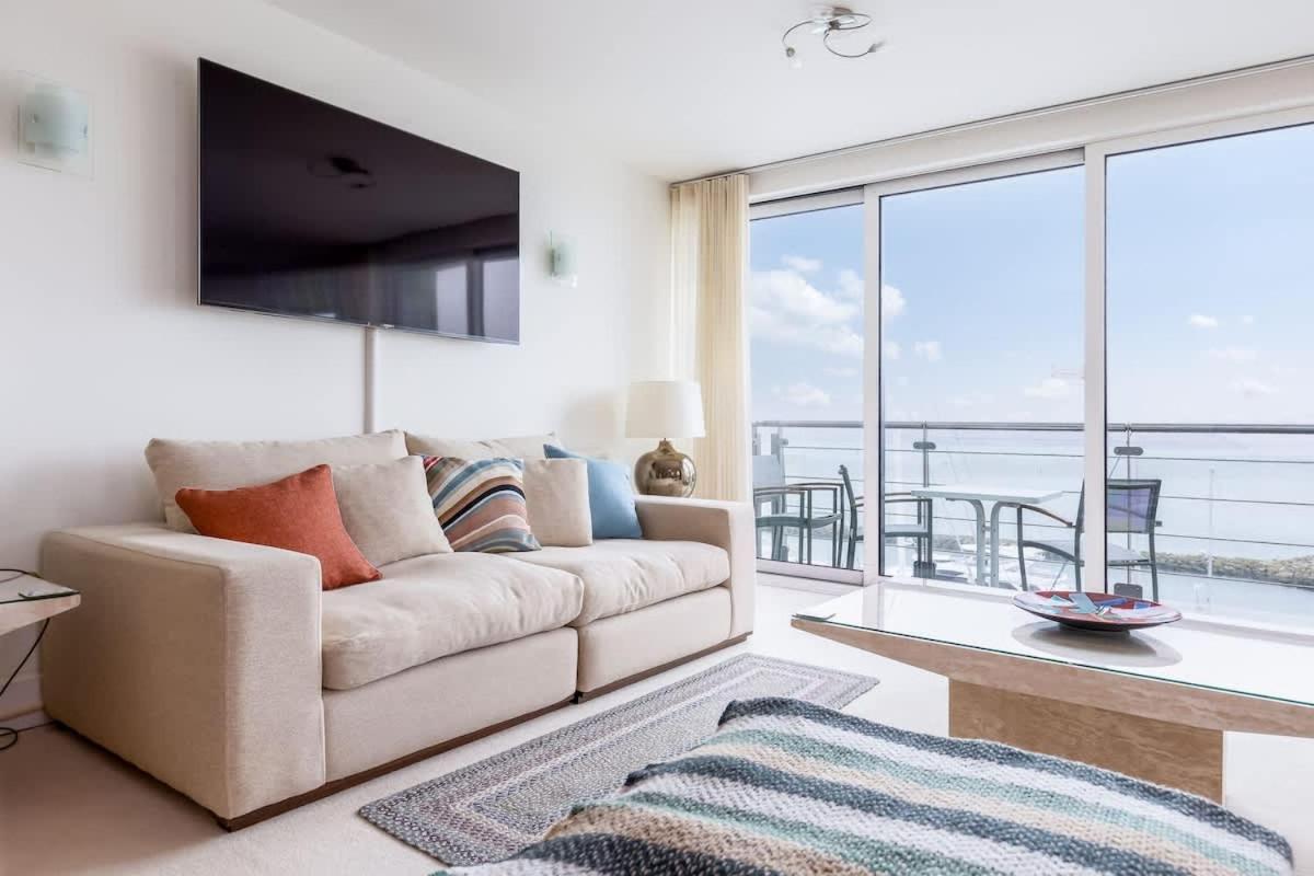 Riva - sea views- 180-Degree Panoramic Views from Balcony - B&B