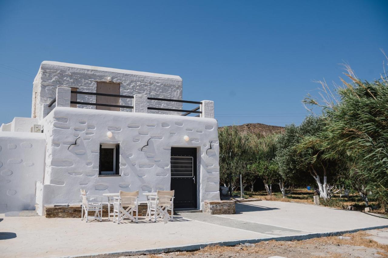 Aloni Houses Kythnos - Chambres d'hôtes Loutrá