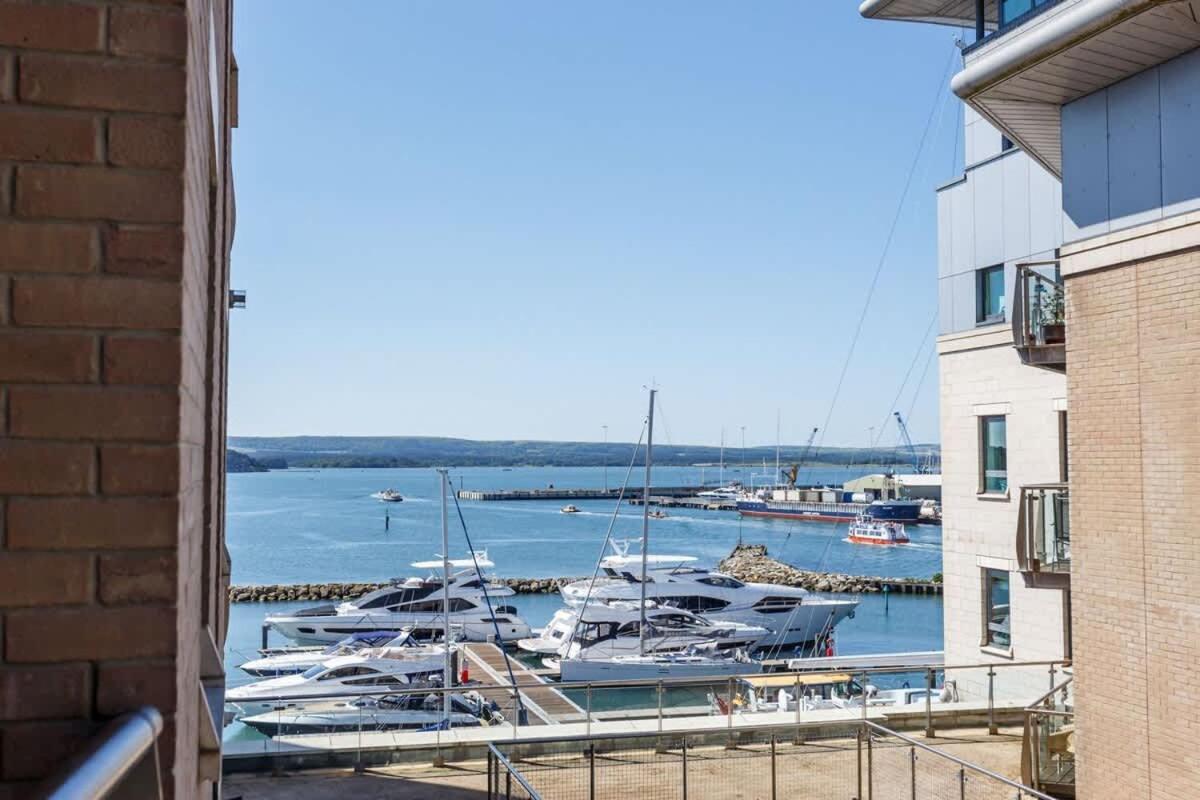 Marina Secret - on Poole Quay with Free Parking - B&B