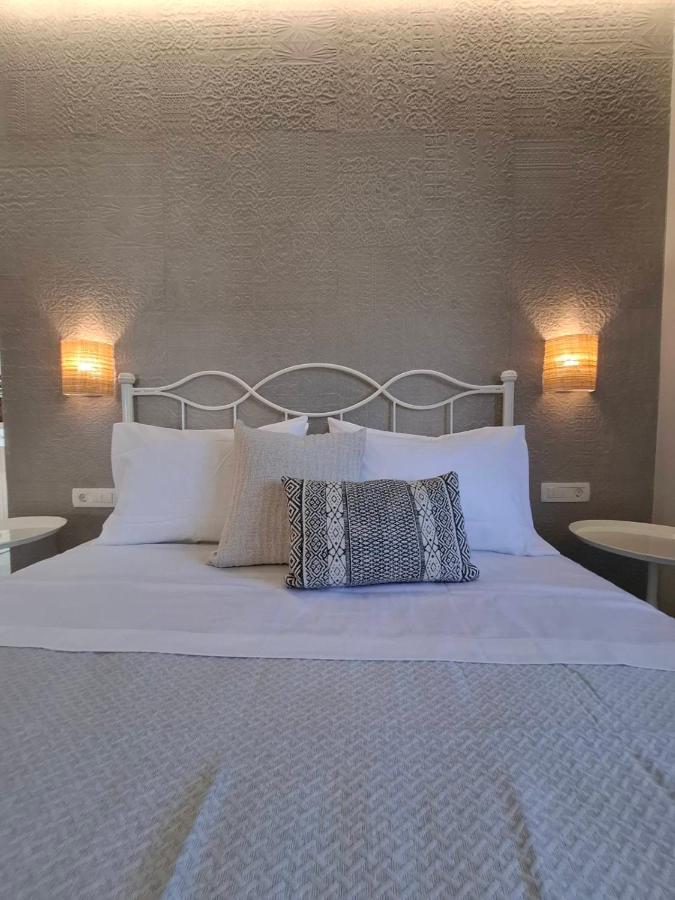 Double or Twin Room with Partial Sea View