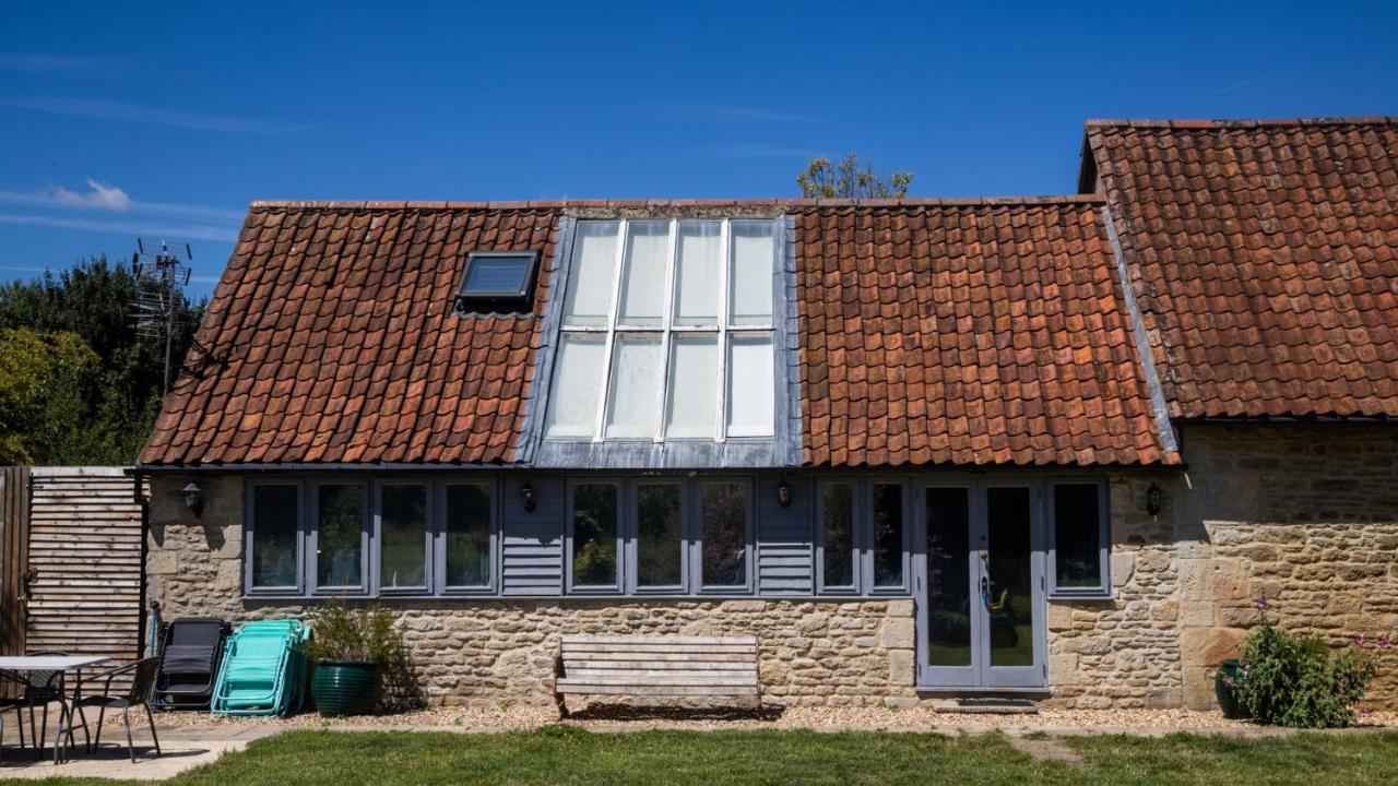 The Dovecote Rowden Manor- Sleeps 6 & Parking - B&B Chippenham