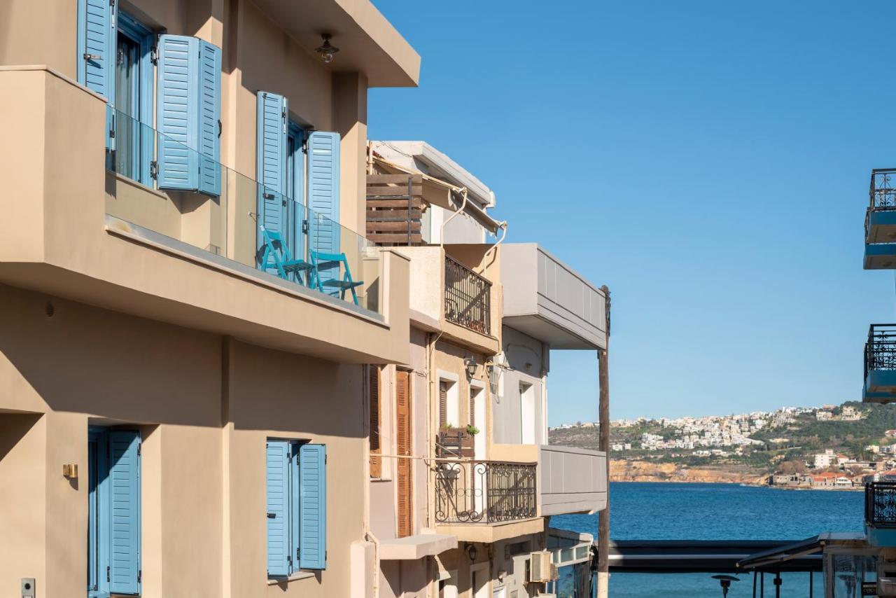 Cosy 1st floor apartment at Koum Kapi Beach - B&B Chionáto