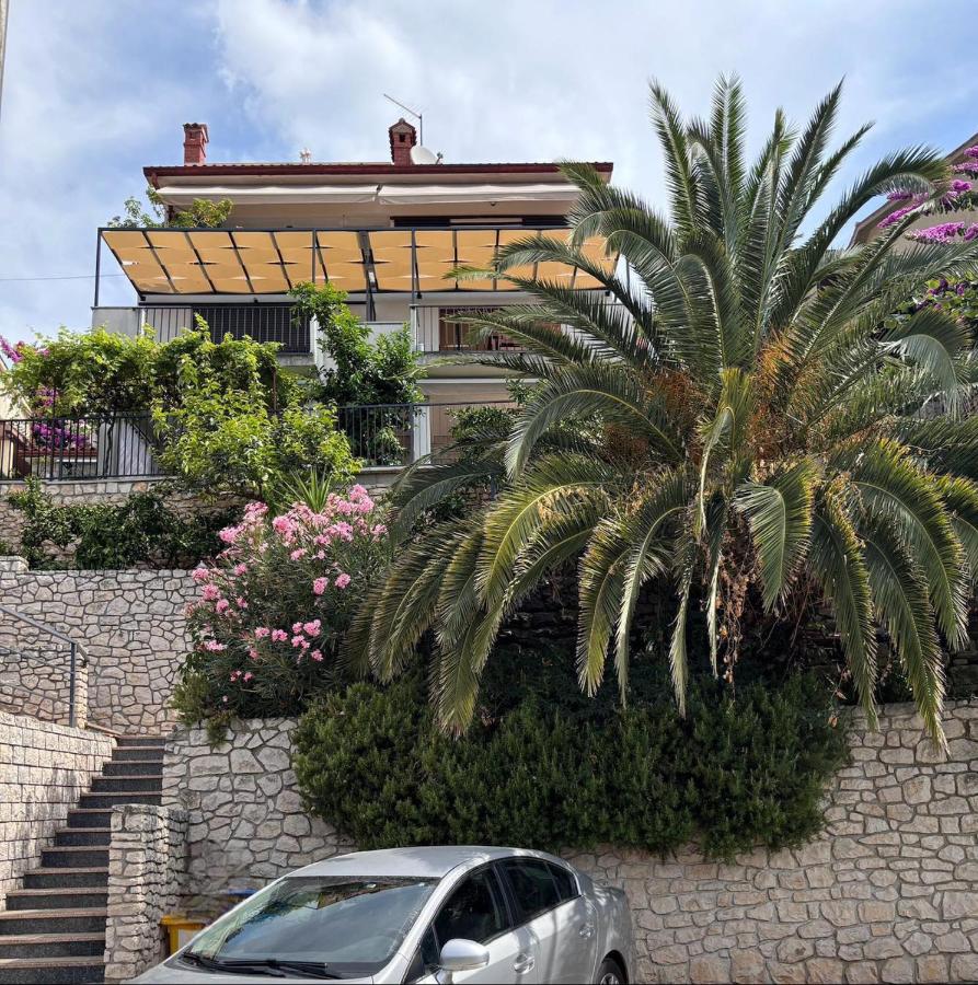 Studio Apartment Đuli Rabac with private hot tub and free parking - Bed and Breakfast Rabac