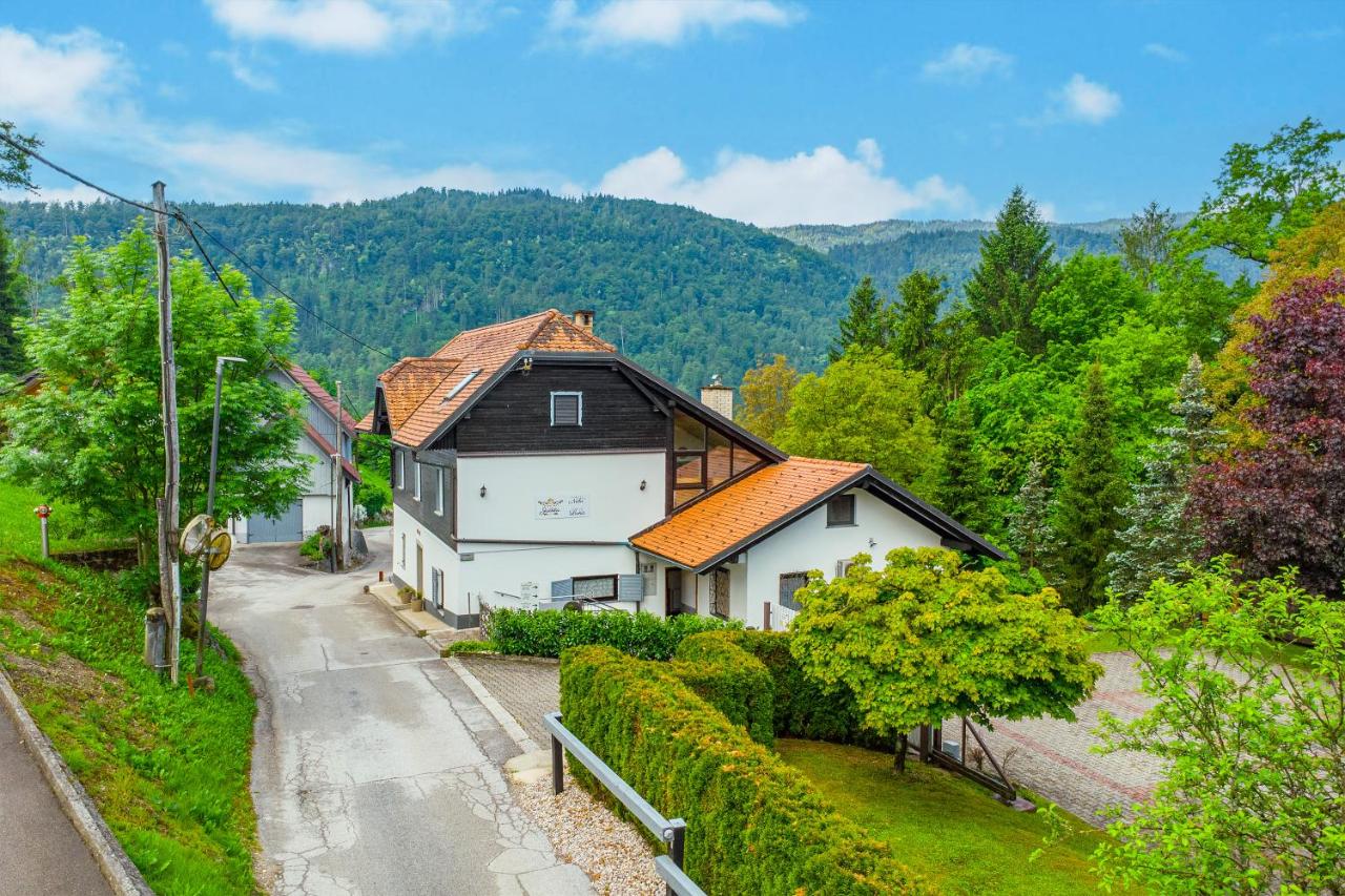 Apartment mit 2 Schlafzimmern und Balkon