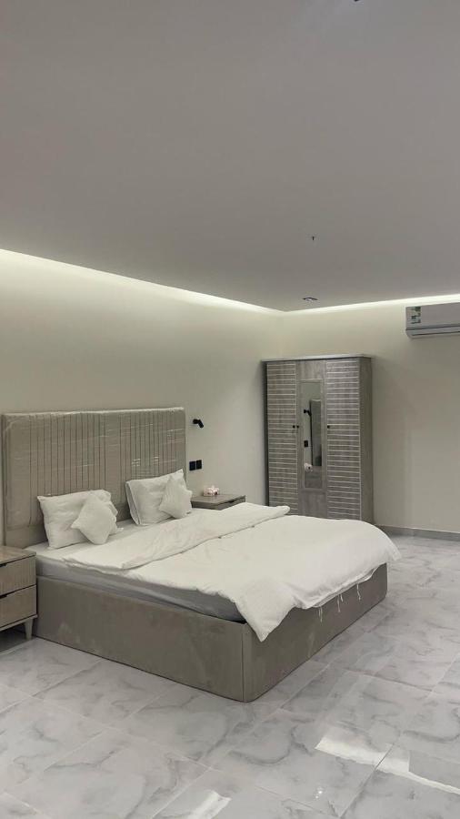 غرفة وصالة فندقية واسعة - Bed and Breakfast Al Kharj