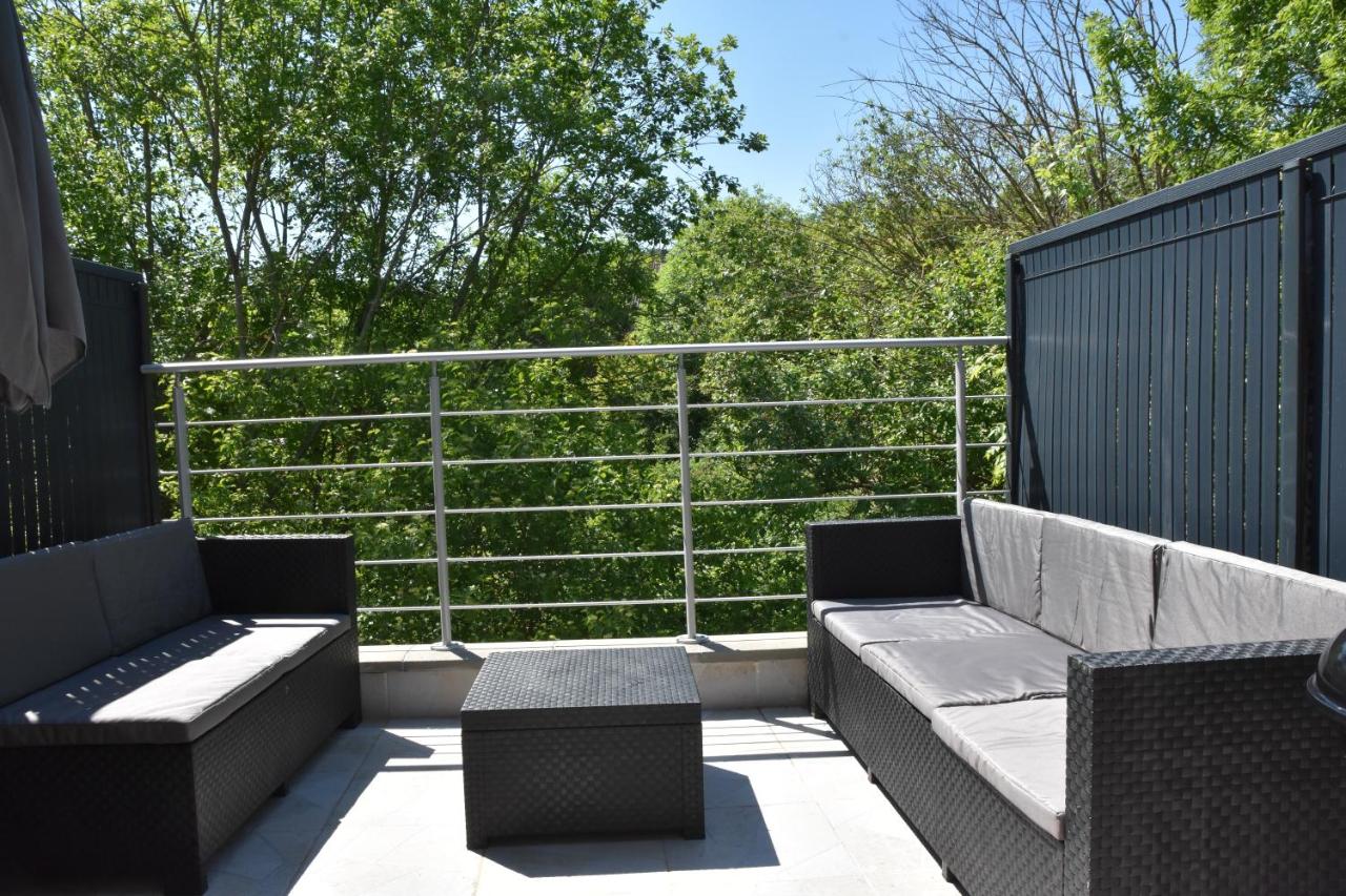 Refuge du Château avec terrace - B&B