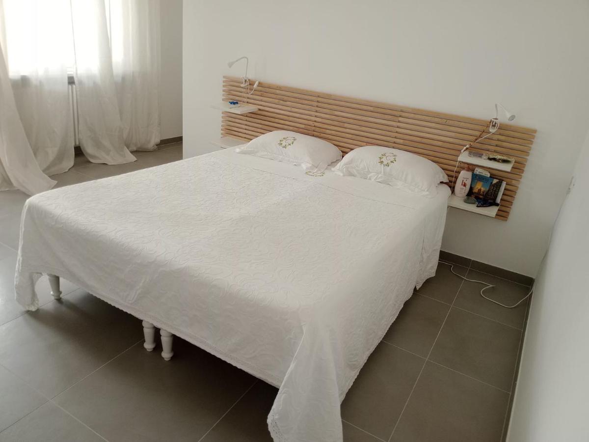 CASA LEDA con posto auto privato nel cortile e a pochi passi dal mare - B&B Pescara