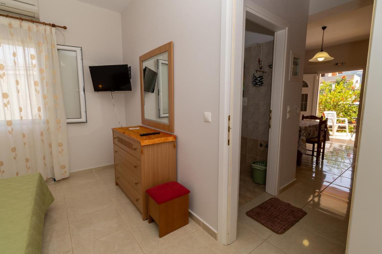 One-Bedroom Apartment with Terrace