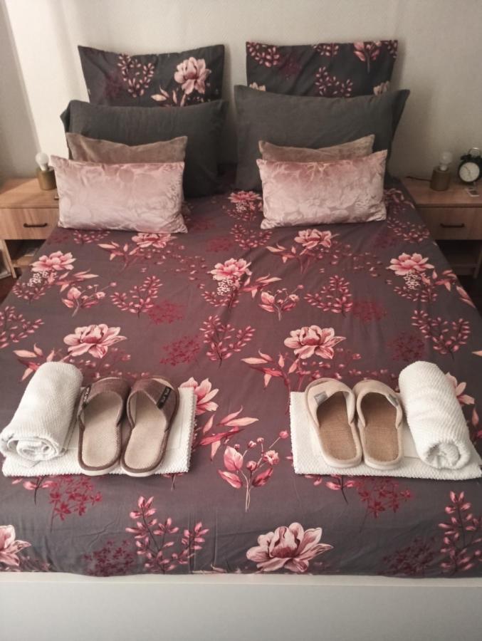 chambre accès salle de bain proche site touristique parking gratuit - B&B
