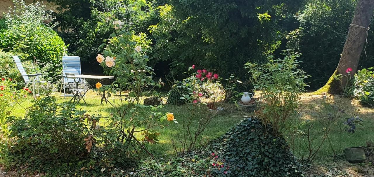 Maison la Bourbonnaise, proche des Thermes - B&B