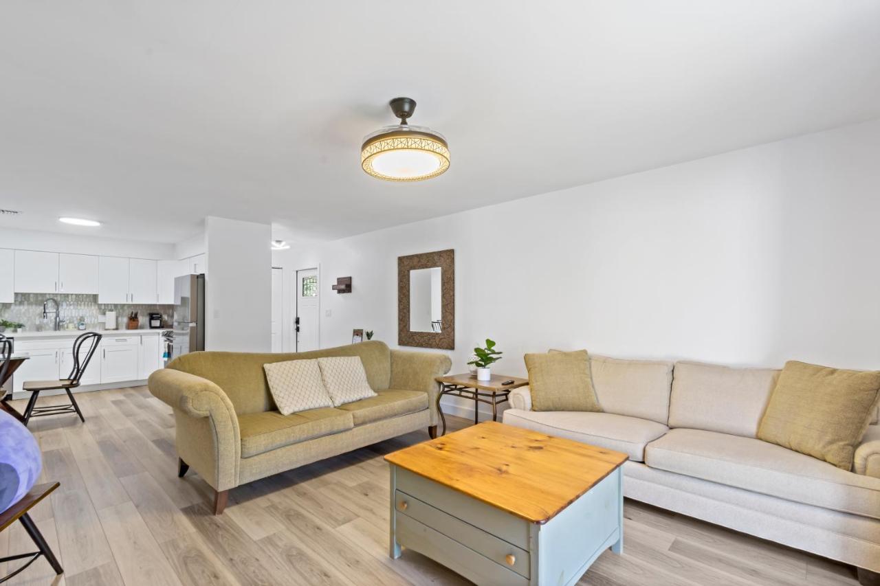 Near Ft Myers Beach Charming spacious 2BD - B&B Fort Myers