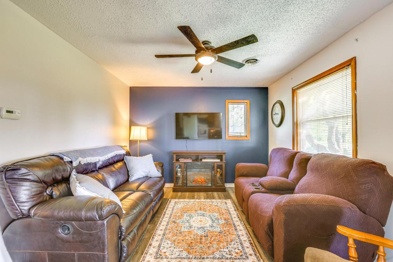 Hunt and Fish Peaceful Country Escape in Chapman! - B&B