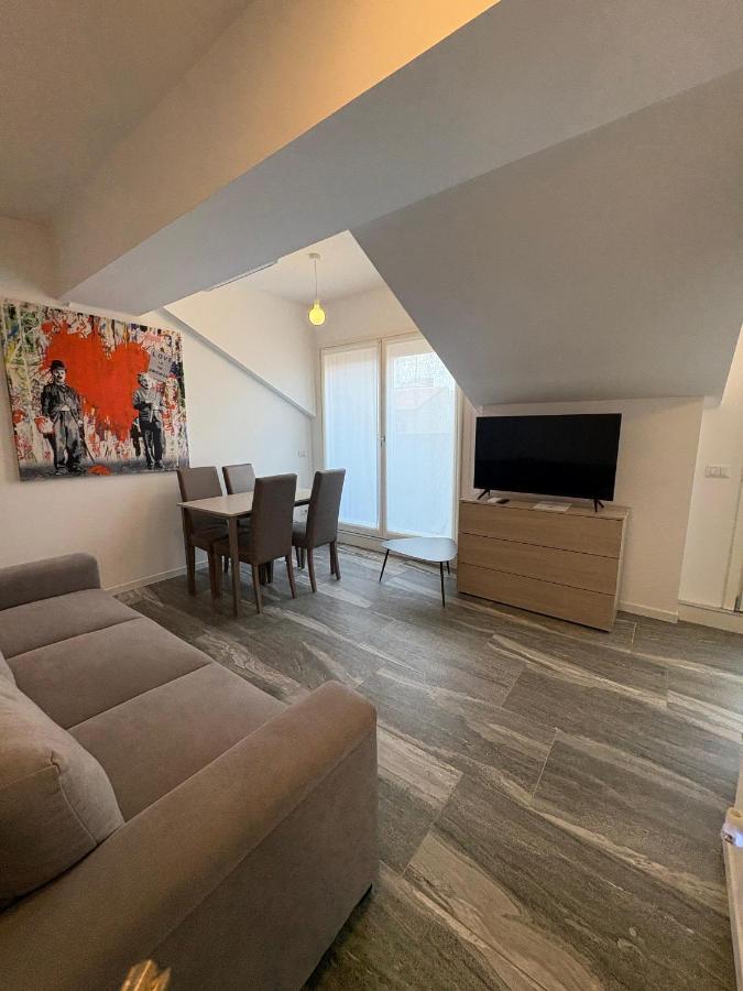 Apartamento de 1 Dormitorio con balcón y vistas a la ciudad