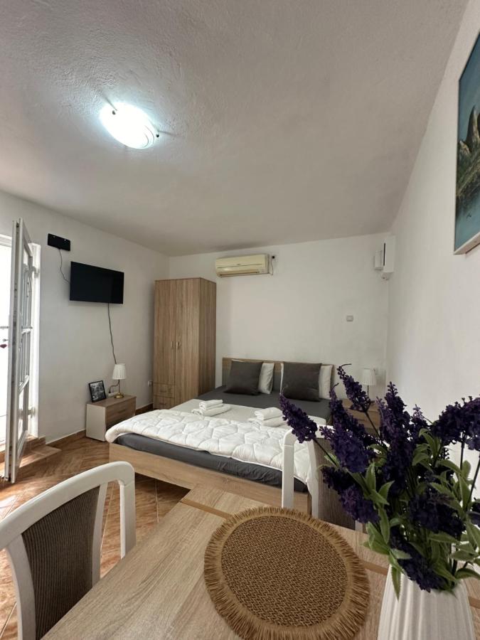 Apartman Nina - Bed and Breakfast