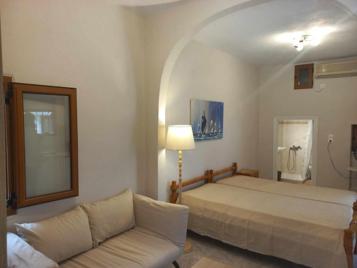 Sunny Kotronas Tower - B&B