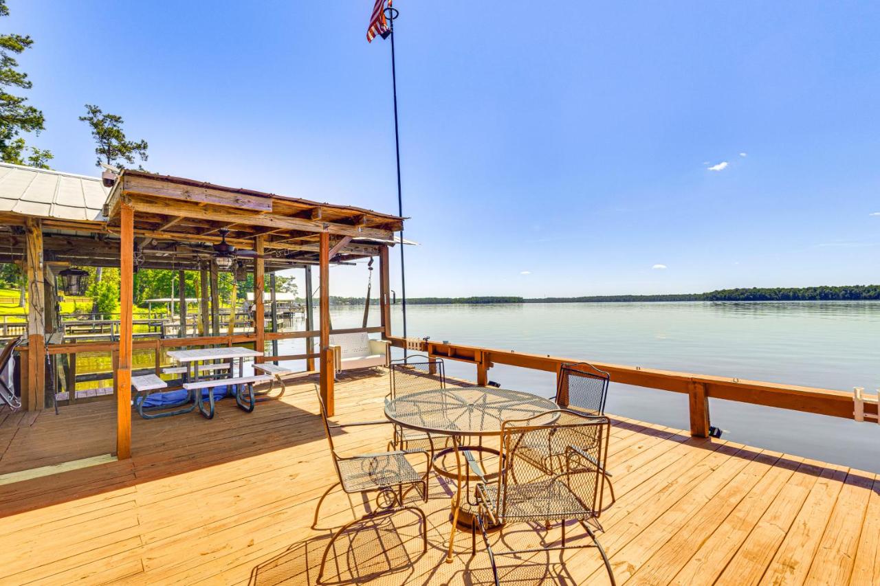 Lake Talquin Cabin Close to FSU and Quincy! - B&B