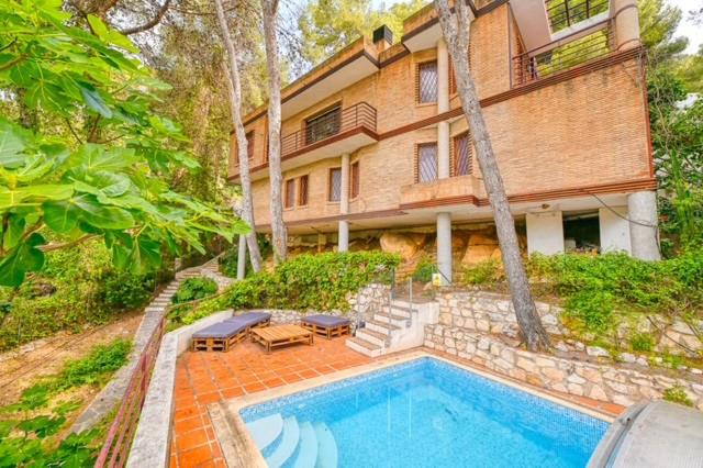 VILLA OASIS PINARES DE SAN ANTÓN -pool, sea, near Málaga city center- - B&B Málaga