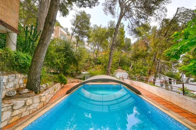 VILLA OASIS PINARES DE SAN ANTÓN -pool, sea, near Málaga city center- - Chambres d'hôtes Málaga