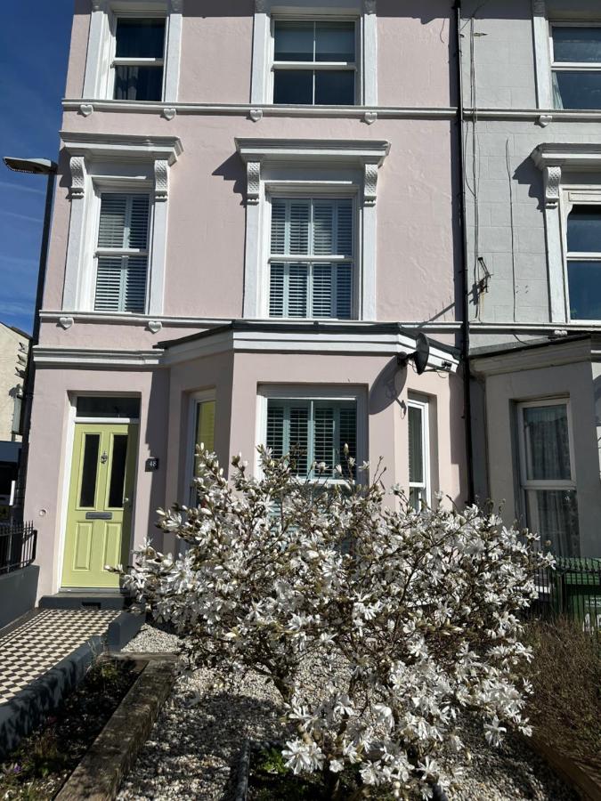 Tweepersoonskamer met Gedeelde Badkamer