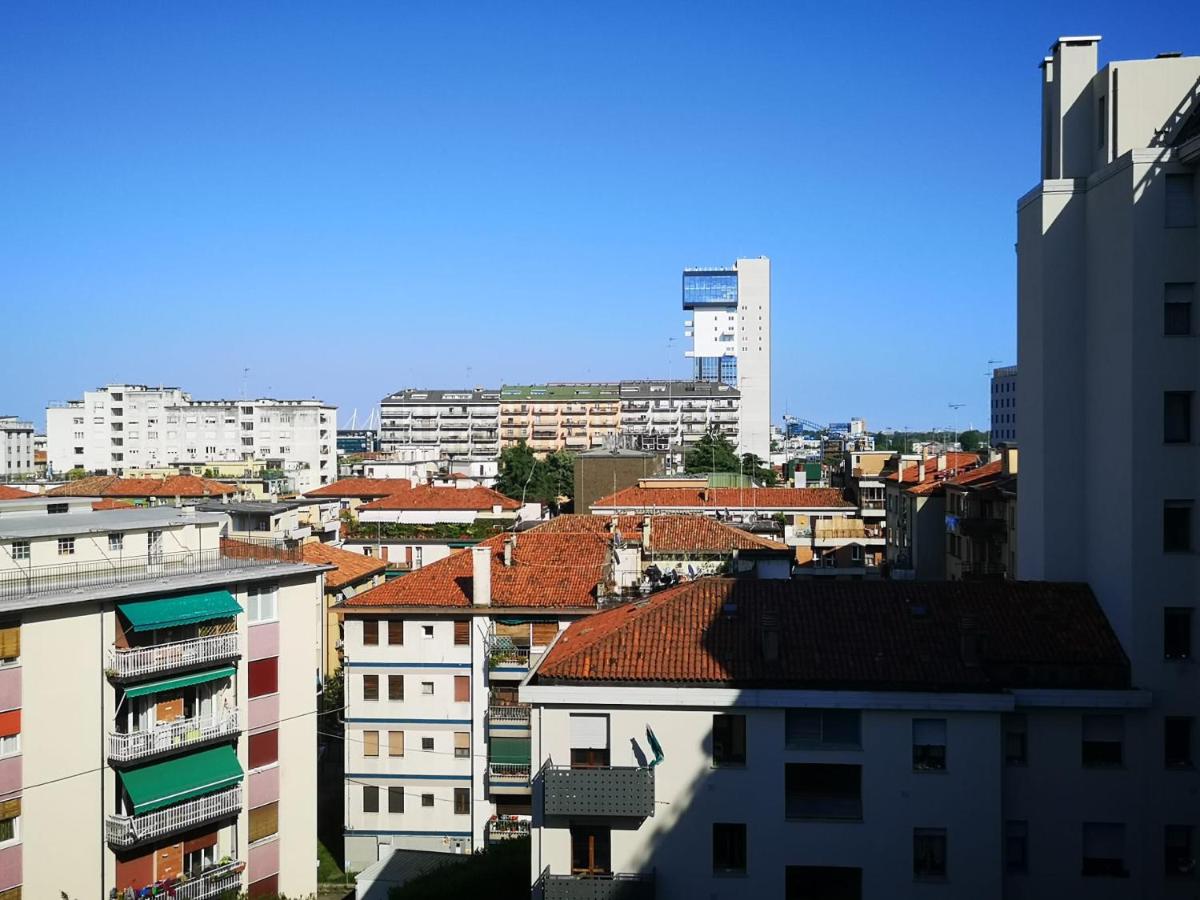 Quietnest Venice Station Flat 86sqm 100m to Bus Station 300m to Train Station - B&B Venezia