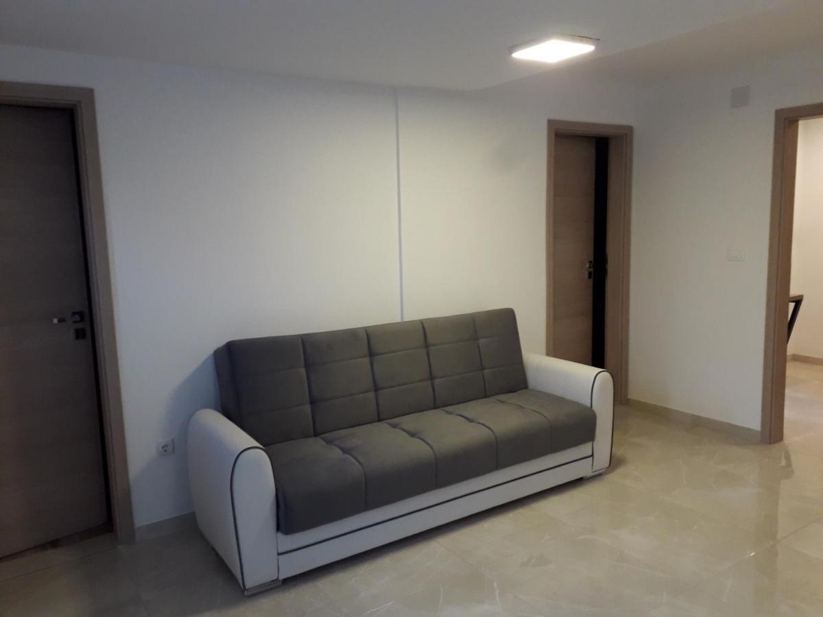 Apartamento de 2 dormitorios con terraza